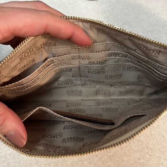 Michael Kors Wrislet - Picture 7 of 9